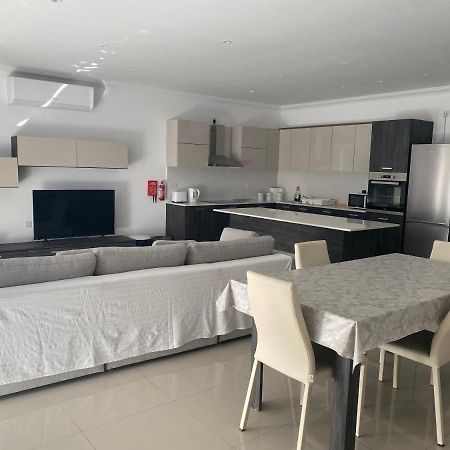 New 3 Bedroom Apartment Close To Airport Zurrieq Exterior photo